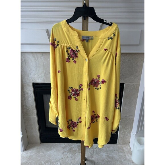 FIG AND FLOWER Plus Size 2X Yellow Embroidered Floral Roll Up-Long Sleeve Shirt - Picture 1 of 7